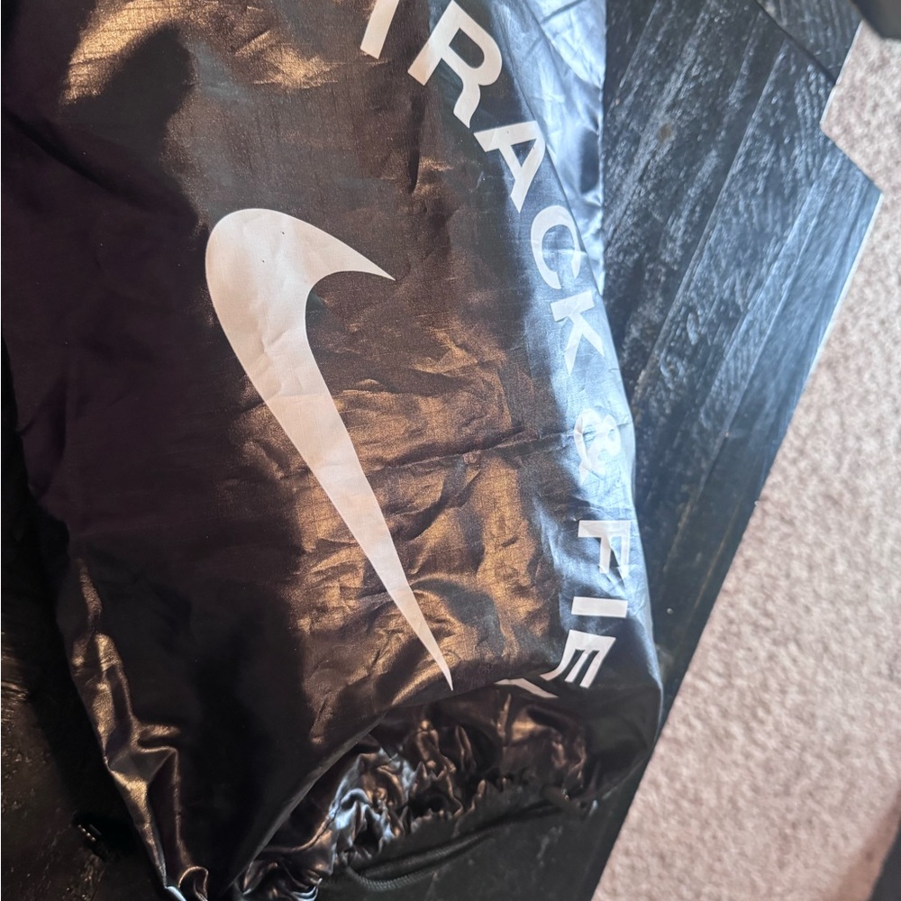 Nike track shoes with out spikes brand new - Picture 4 of 4